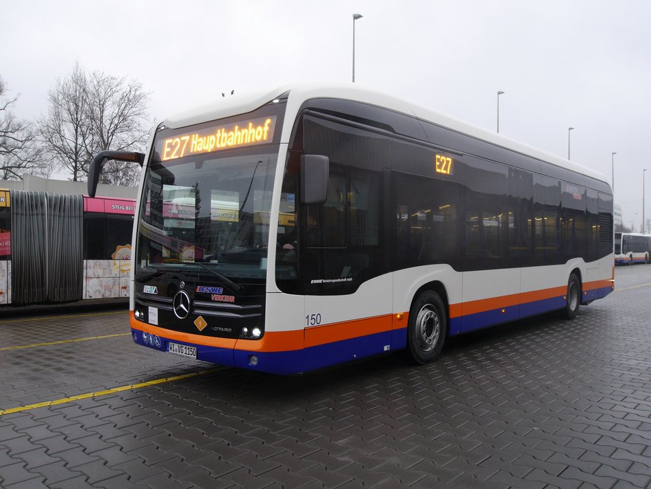 ESWE Verkehr Batteriebus Bus-Nr. 150 Abfahrt Omnibusbetriebshof